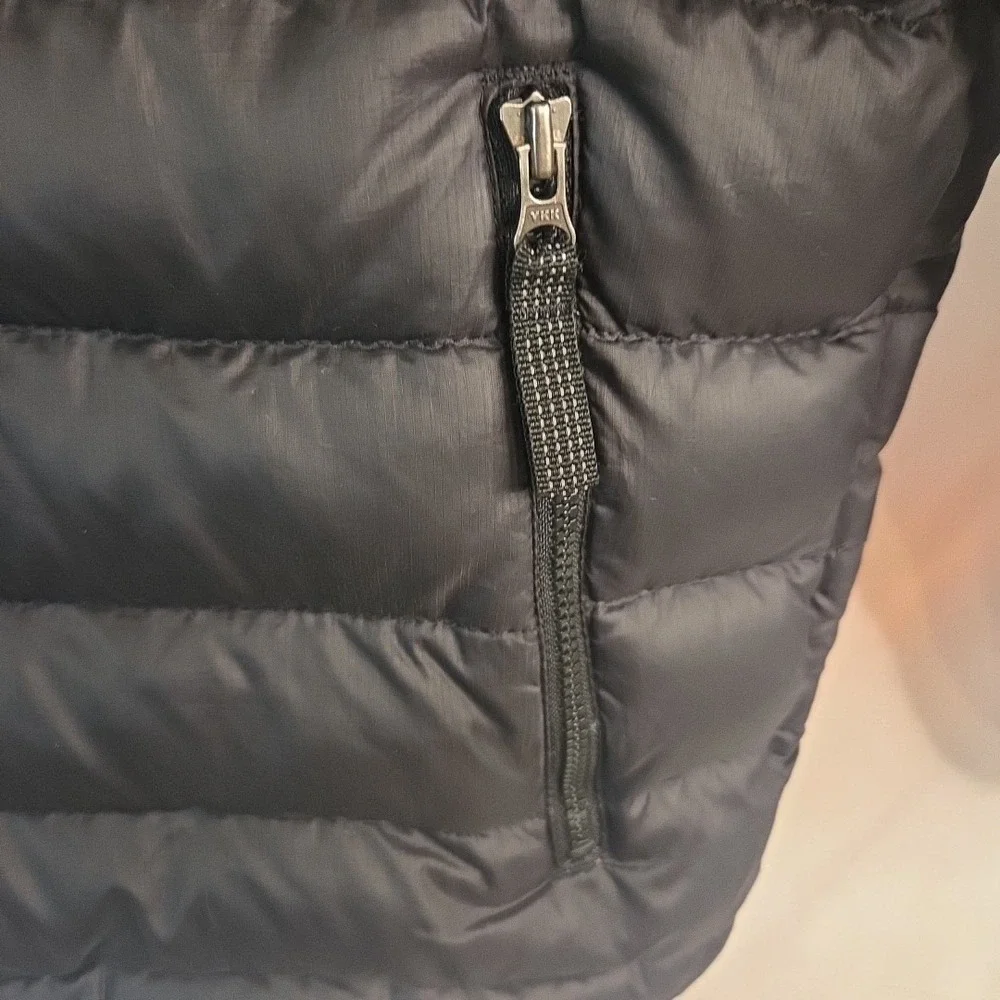 Kids / Enfants PATAGONIA Black Down Puffer Jacket Size L 12 READ